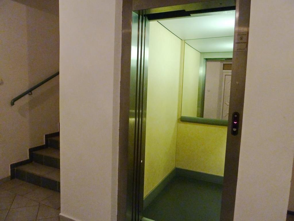 City Center Apartments Hévíz Стая снимка